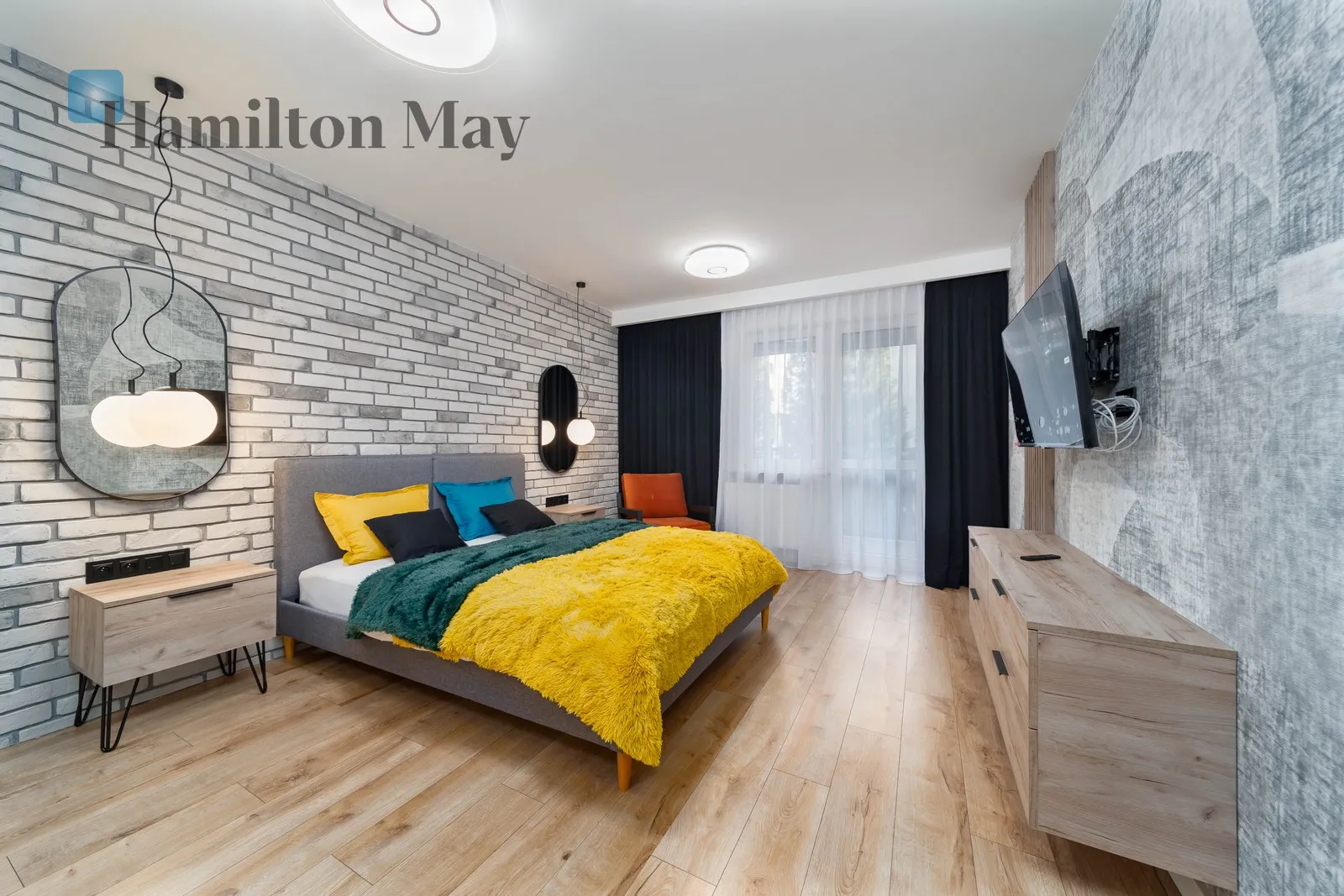 Region: Bronowice Distance to centre: 2.95 km Level: 1 Price: 4200 PLN Bedrooms: 2 Bathrooms: 2 Size: 82m2 - slider