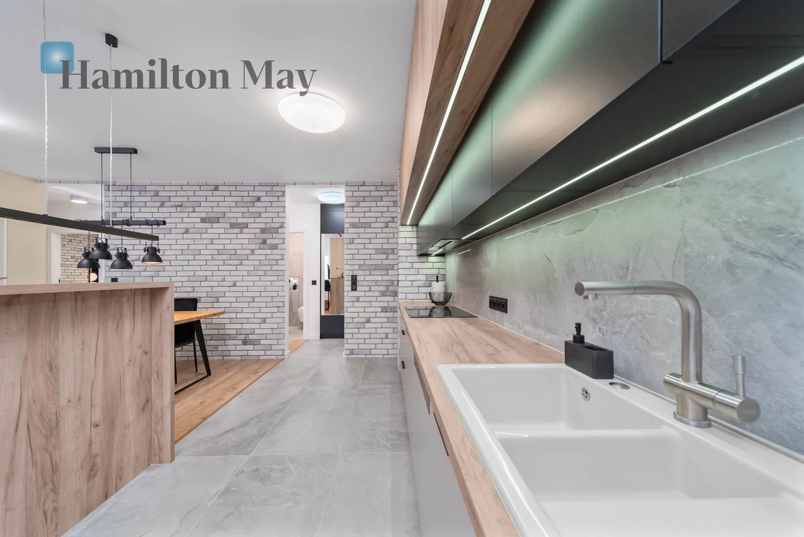 Distance to centre: 2.95 km Level: 1 - slider