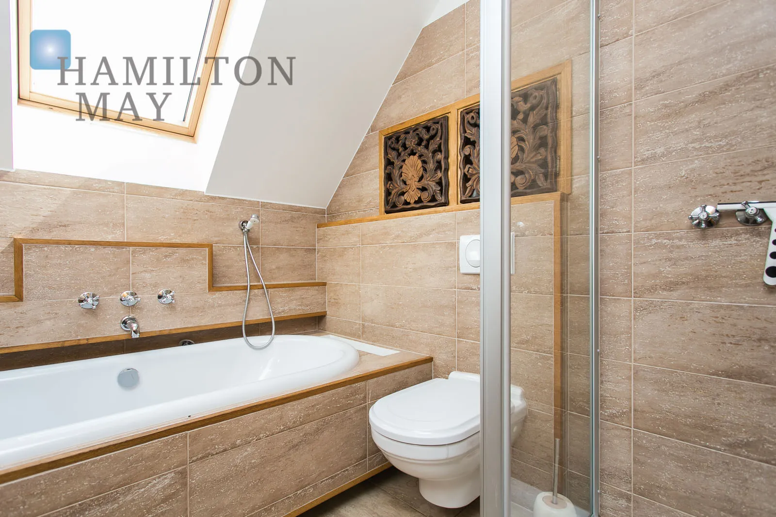 Street: Parkowe Wzgórze Region: Mogilany Distance to centre: 13.82 km Price: 2670000 PLN - slider