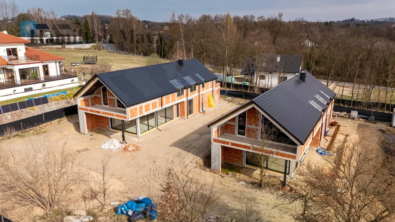 Region: Swoszowice Distance to centre: 8.89 km Price: 3390000 PLN Bedrooms: 4 Bathrooms: 3 - slider