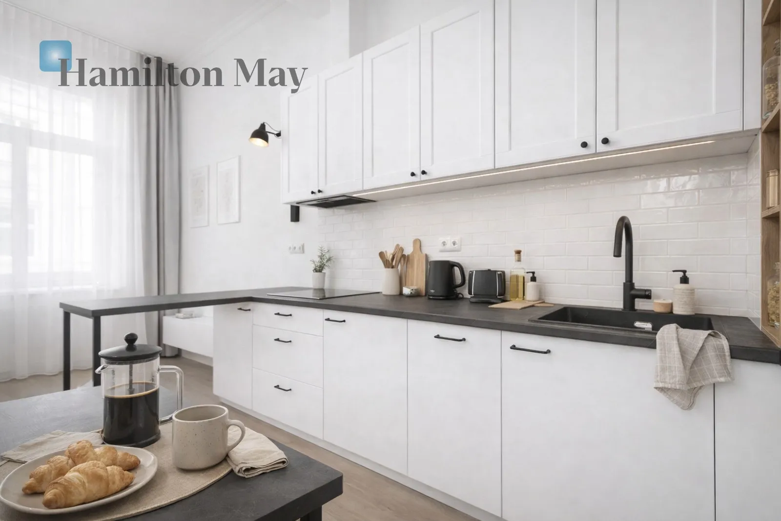 Нова квартира в відремонтованому багатоквартирному будинку в центрі міста - slider