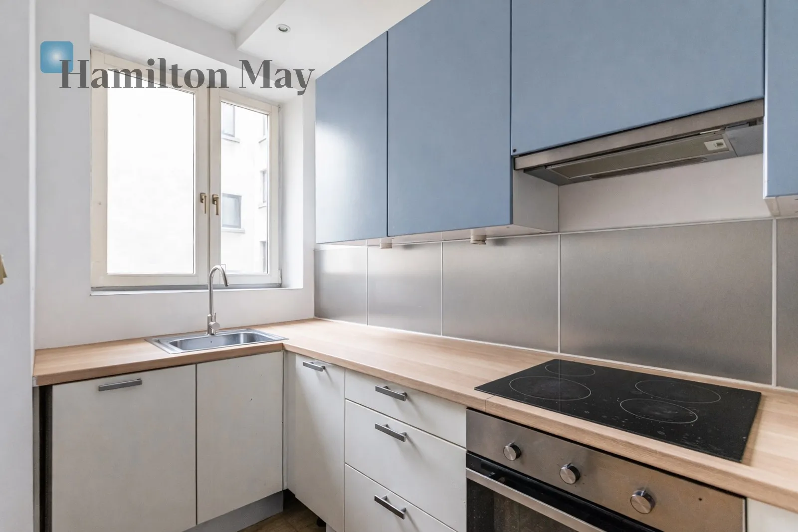 Street: Wilcza Region: Śródmieście Distance to centre: 0.73 km Level: 1 Price: 1771100 PLN - slider