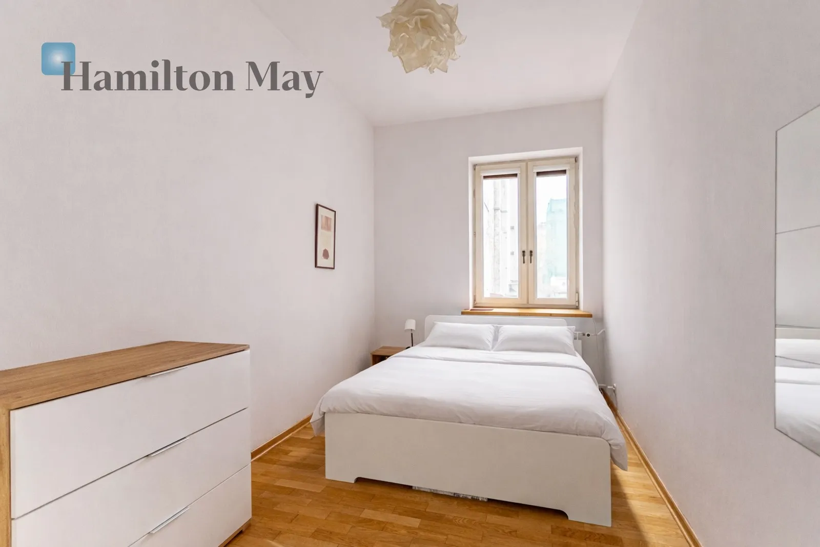 Street: Wilcza Region: Śródmieście Distance to centre: 0.73 km Level: 1 - slider