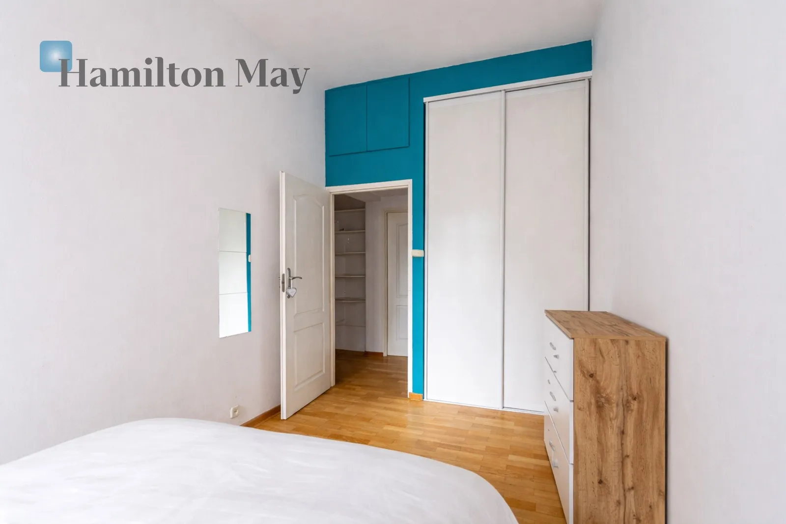 Distance to centre: 0.73 km Level: 1 Price: 1771100 PLN Bedrooms: 3 - slider