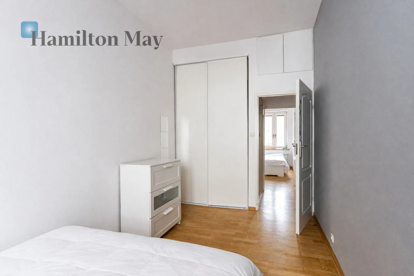 City: Warszawa Street: Wilcza Region: Śródmieście - slider