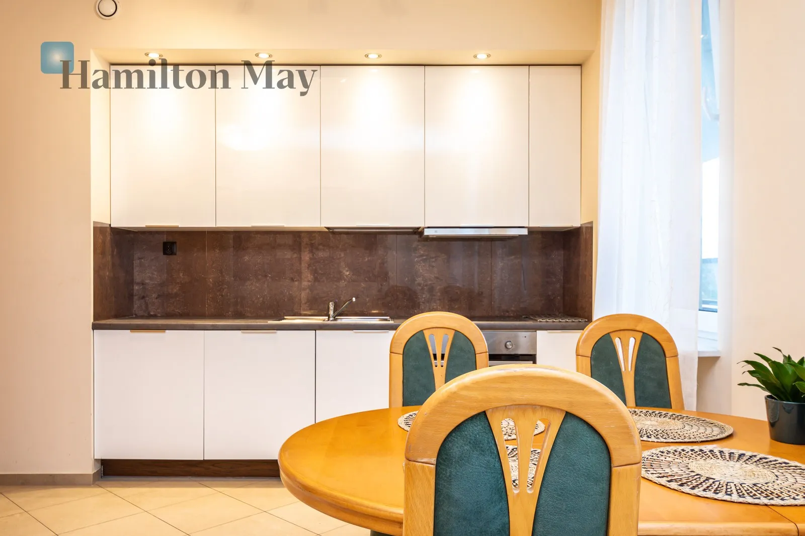 Street: Stańczyka Region: Bronowice Distance to centre: 3.71 km Level: 10 Price: 3300 PLN - slider