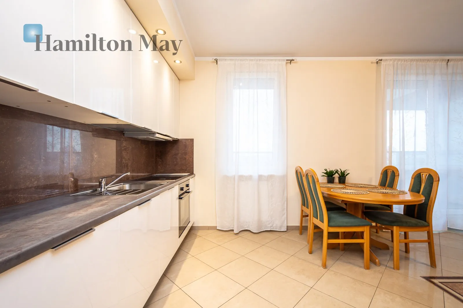 City: Kraków Street: Stańczyka Region: Bronowice Distance to centre: 3.71 km Level: 10 Price: 3300 PLN Bedrooms: 1 Bathrooms: 1 - slider