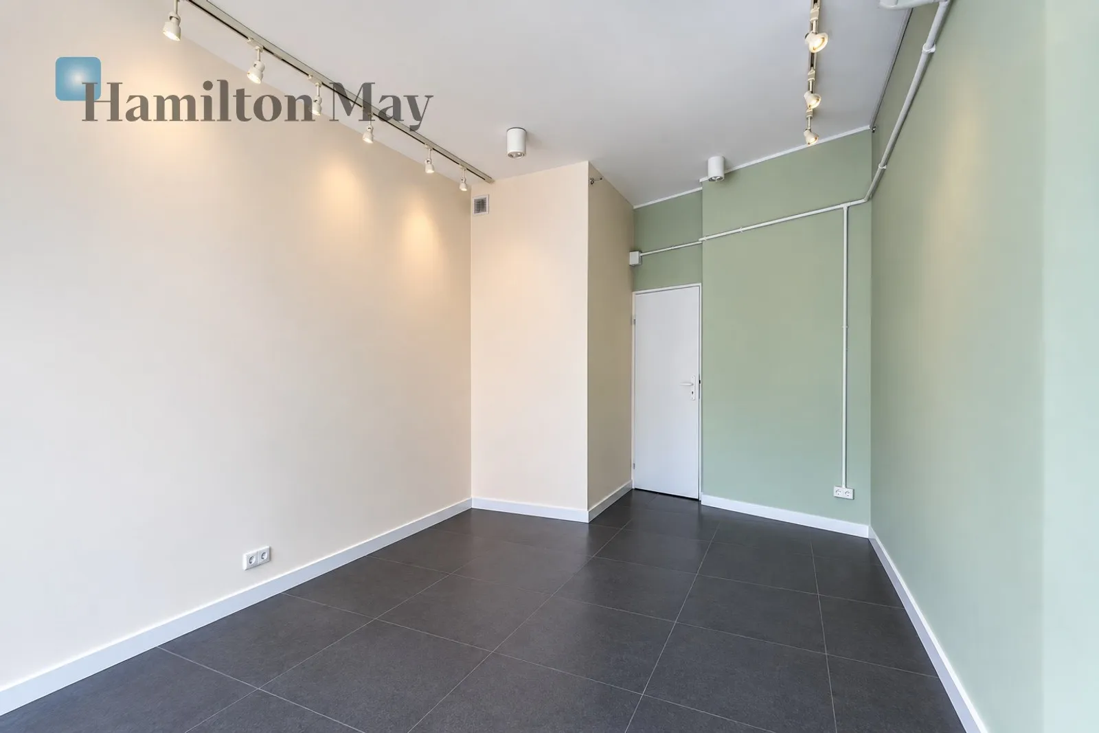 City: Warszawa Street: Piękna Region: Śródmieście Subregion: Śródmieście Południowe Distance to centre: 0.94 km Price: 5400 PLN Bedrooms: null Bathrooms: null Plot size: nullm2 - slider