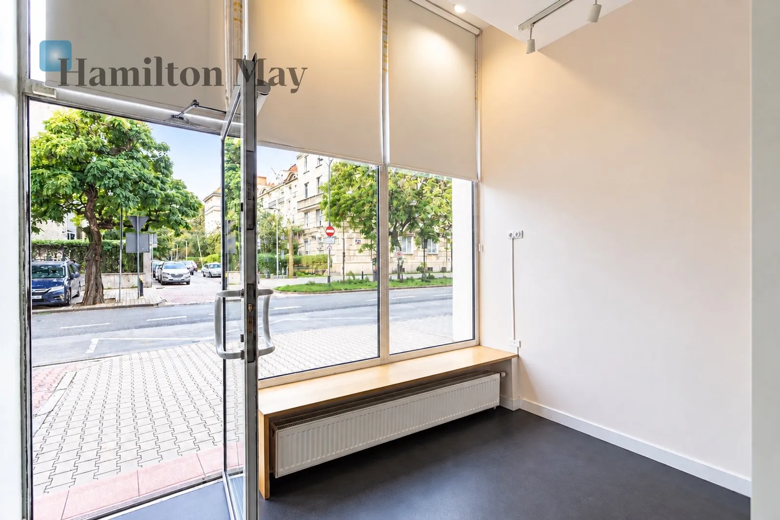 City: Warszawa Street: Piękna Region: Śródmieście Subregion: Śródmieście Południowe Distance to centre: 0.94 km Price: 5400 PLN Bedrooms: null Bathrooms: null Plot size: nullm2 Layout: fixed - slider
