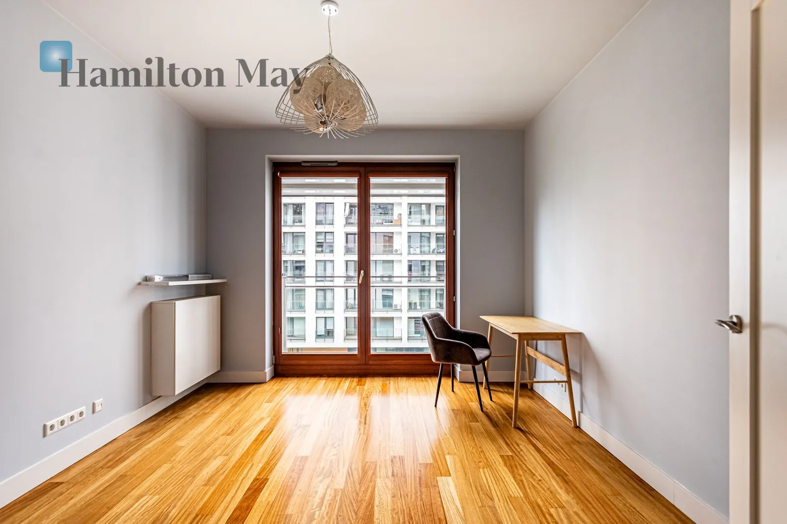Comfortable apartment in the very city center, in the Apartamenty Grzybowska 4 development - slider