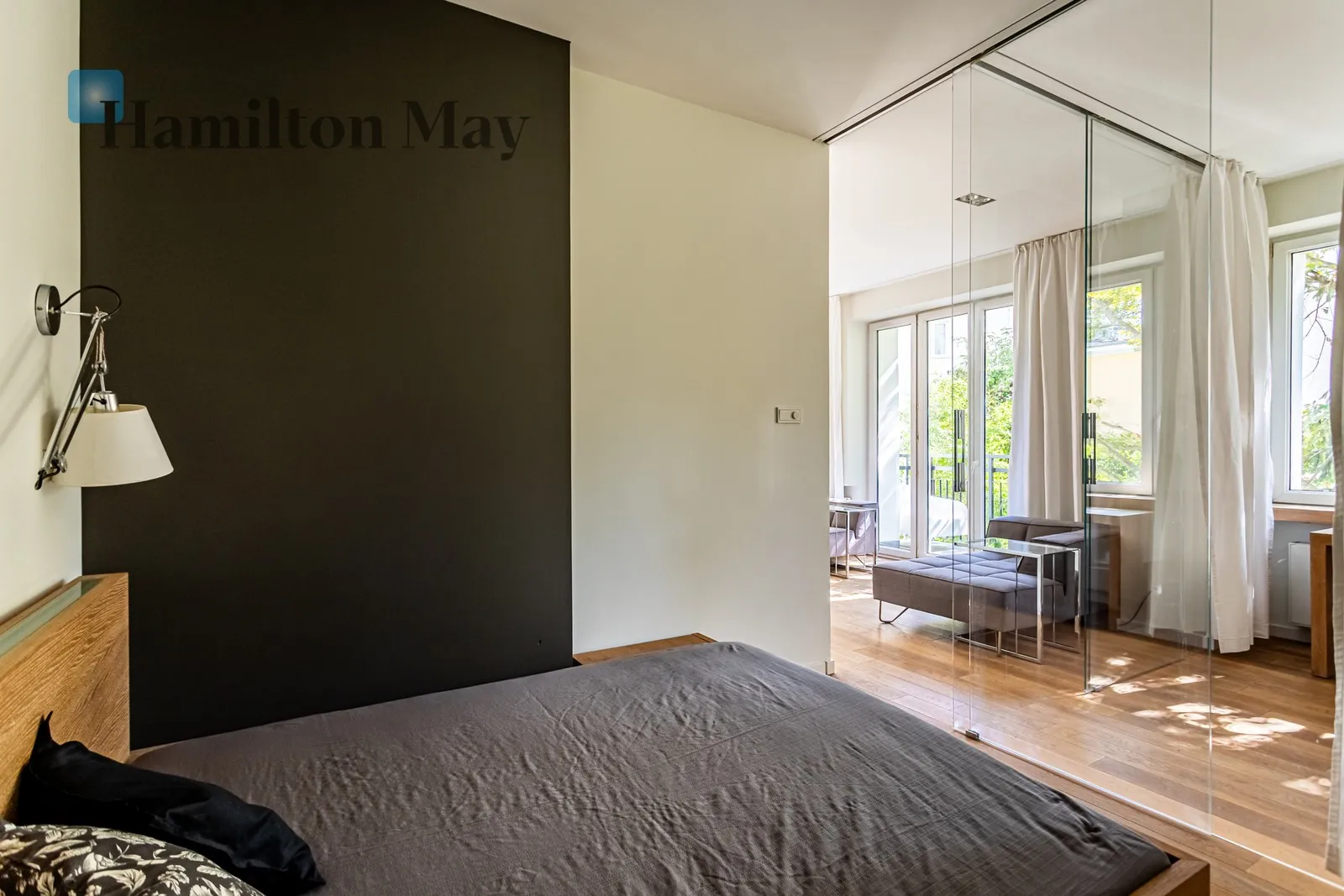 Distance to centre: 3.72 km Level: 1 Price: 4100 PLN Bedrooms: 1 Bathrooms: 1 Size: 61m2 Price/m2: 67 PLN - slider