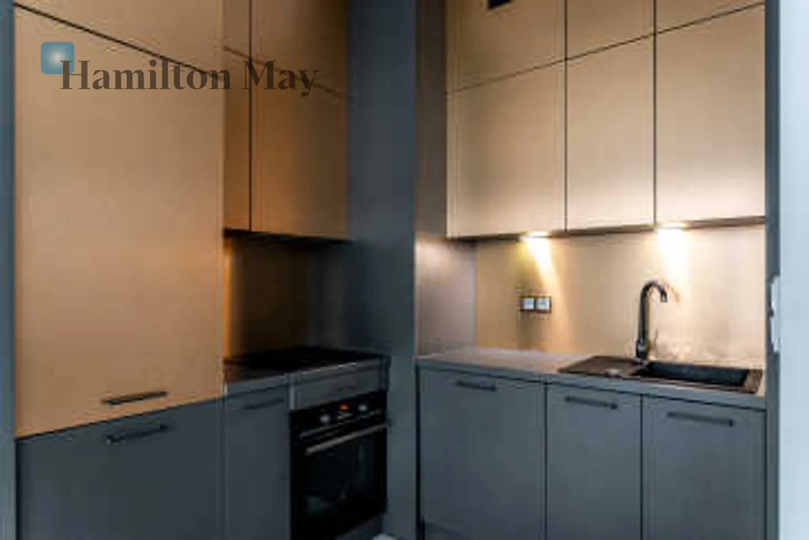 Elegant, studio apartment in the Browary Warszawskie development - slider
