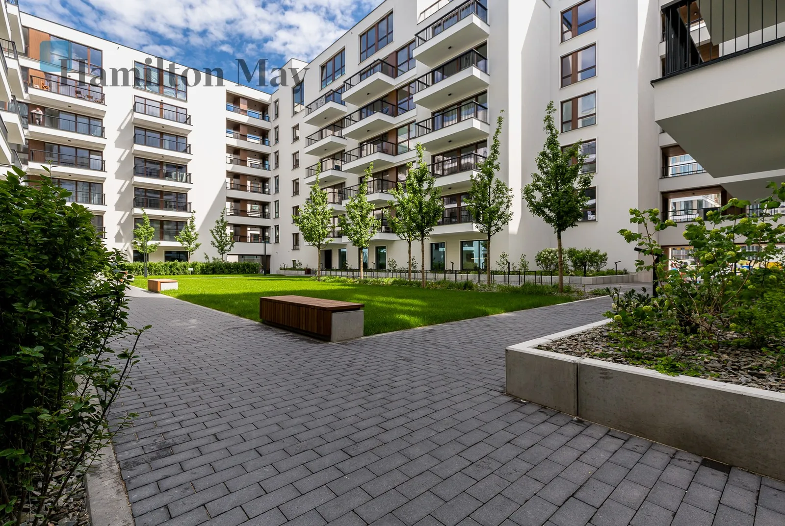 Elegant, studio apartment in the Browary Warszawskie development - slider