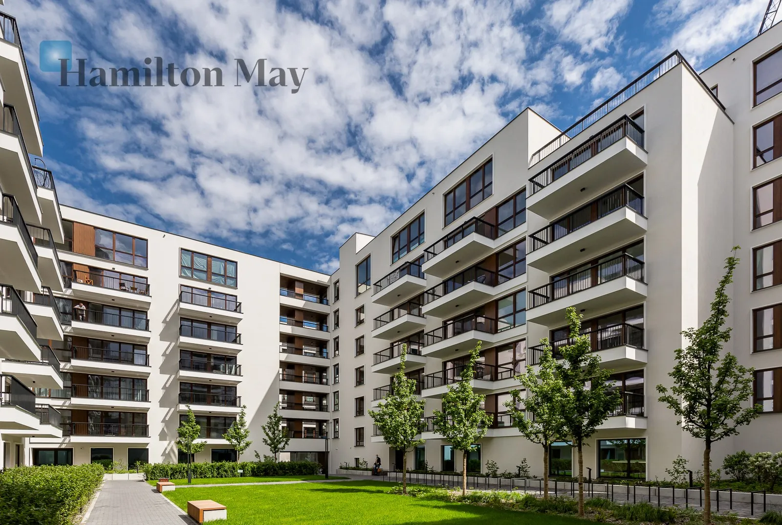 Elegant, studio apartment in the Browary Warszawskie development - slider