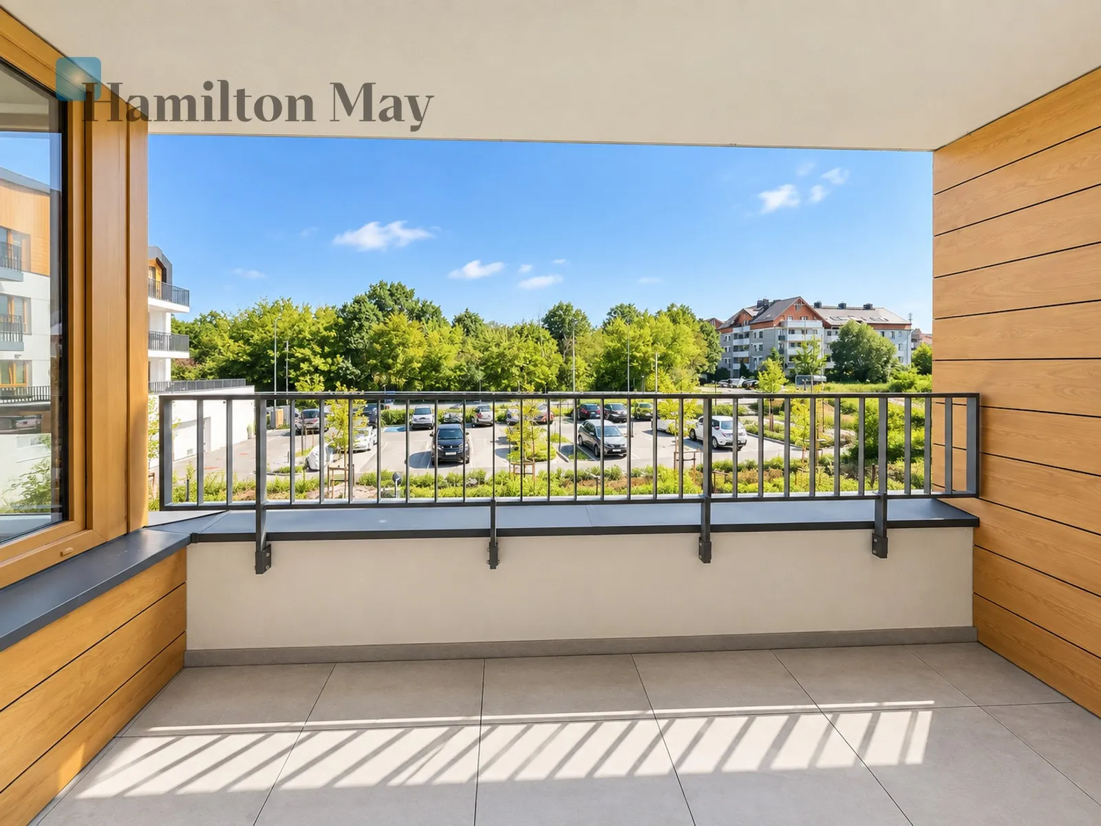 Region: Bemowo Subregion: Jelonki Południowe Distance to centre: 8.42 km Level: 1 Price: 9000 PLN Bedrooms: 4 Bathrooms: 2 - slider