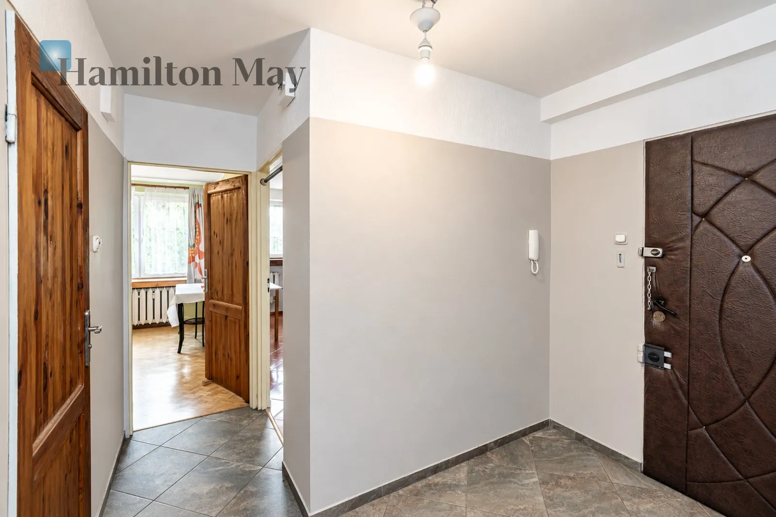 City: Kraków Street: Jana Kozietulskiego Region: Bieżanów-Prokocim Distance to centre: 6.55 km Price: 700000 PLN Bedrooms: 2 - slider