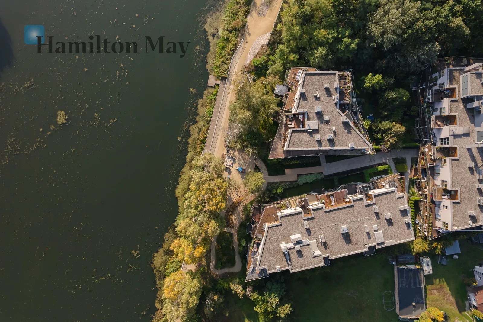 Luksusowy, przyjazny dla zwierząt, apartament nad wodą dla pary - slider