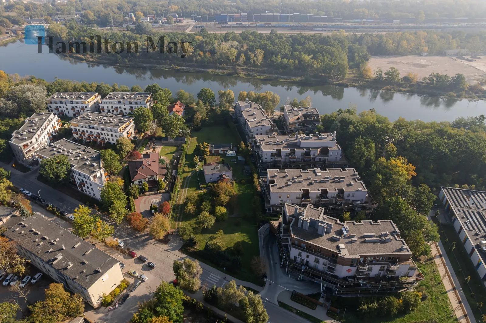 Luksusowy, przyjazny dla zwierząt, apartament nad wodą dla pary - slider