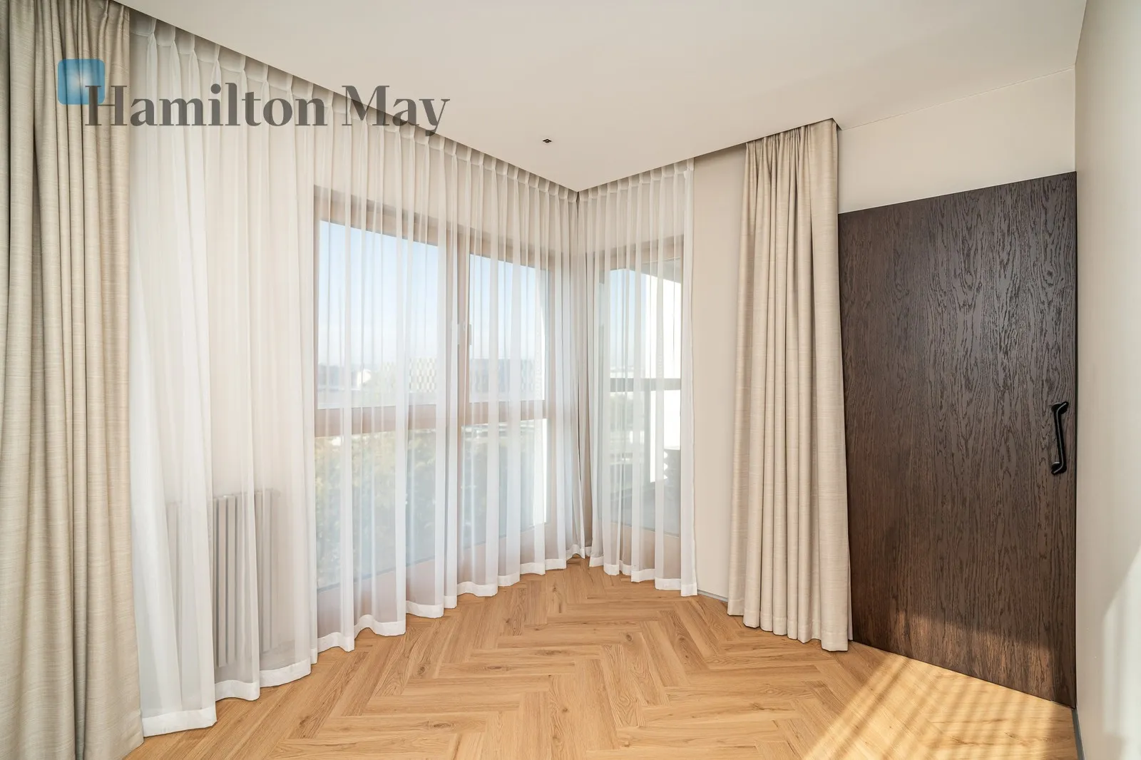 Spectacular penthouse with a terrace for rent in the center of Krakow - slider