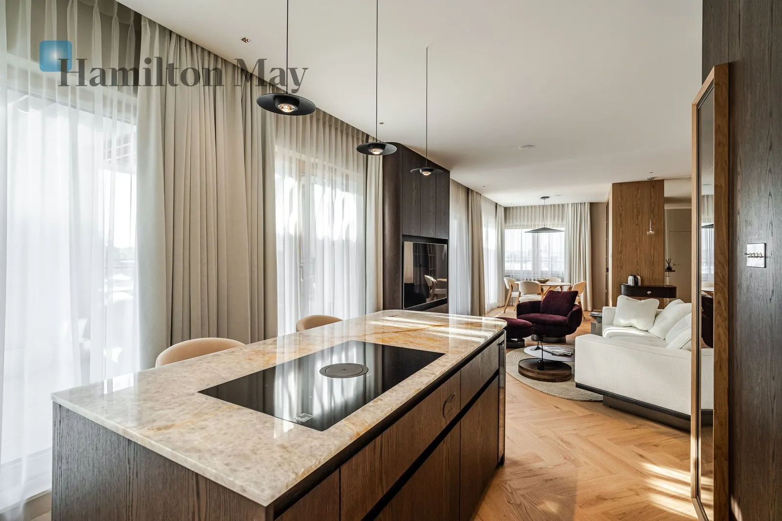 City: Kraków Street: Rakowicka Region: Stare Miasto Level: 5 Price: 22000 PLN Bedrooms: 2 Bathrooms: 2 - slider