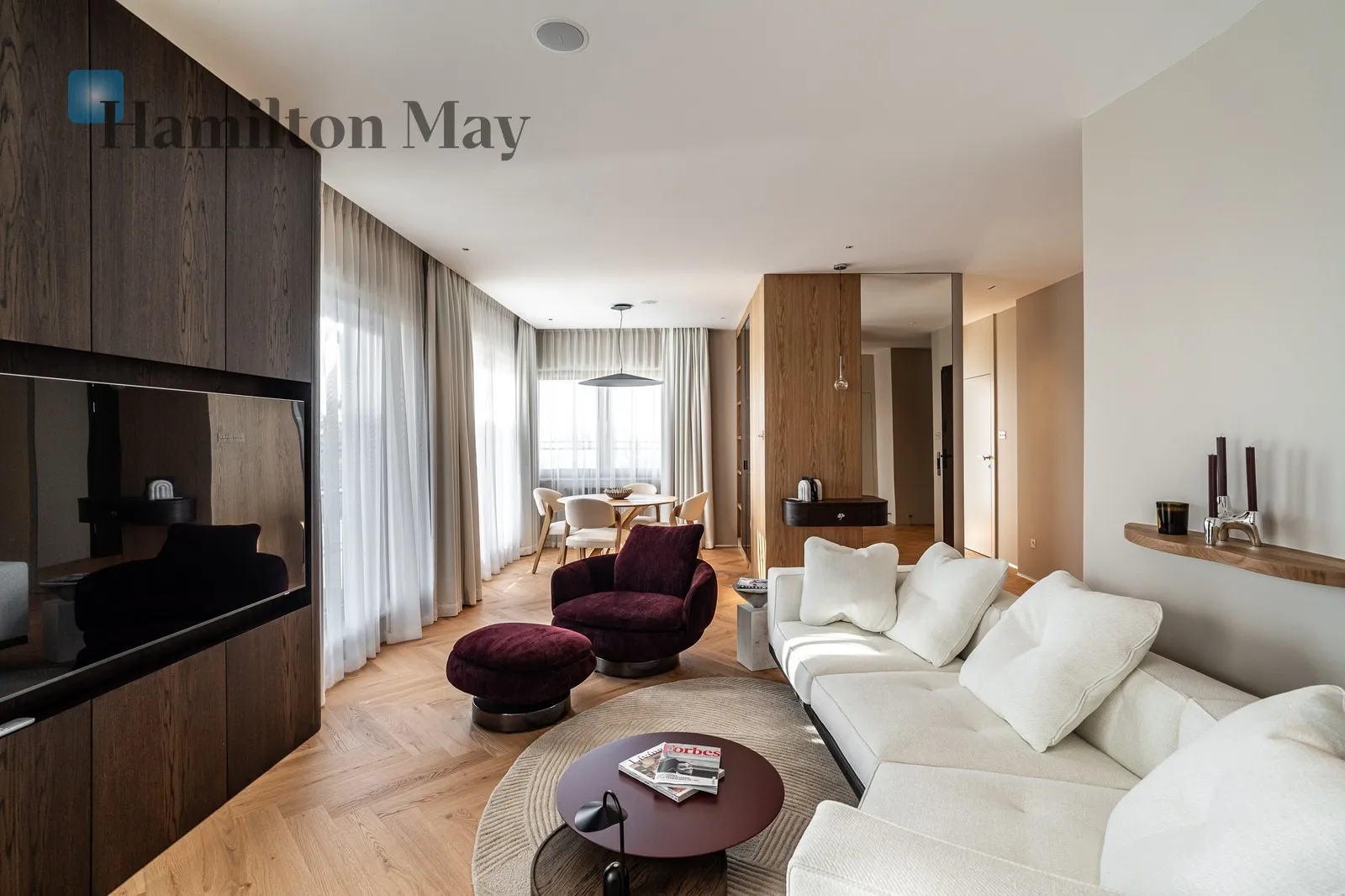 City: Kraków Street: Rakowicka Region: Stare Miasto Level: 5 Price: 22000 PLN Bedrooms: 2 Bathrooms: 2 Size: 120m2 - slider