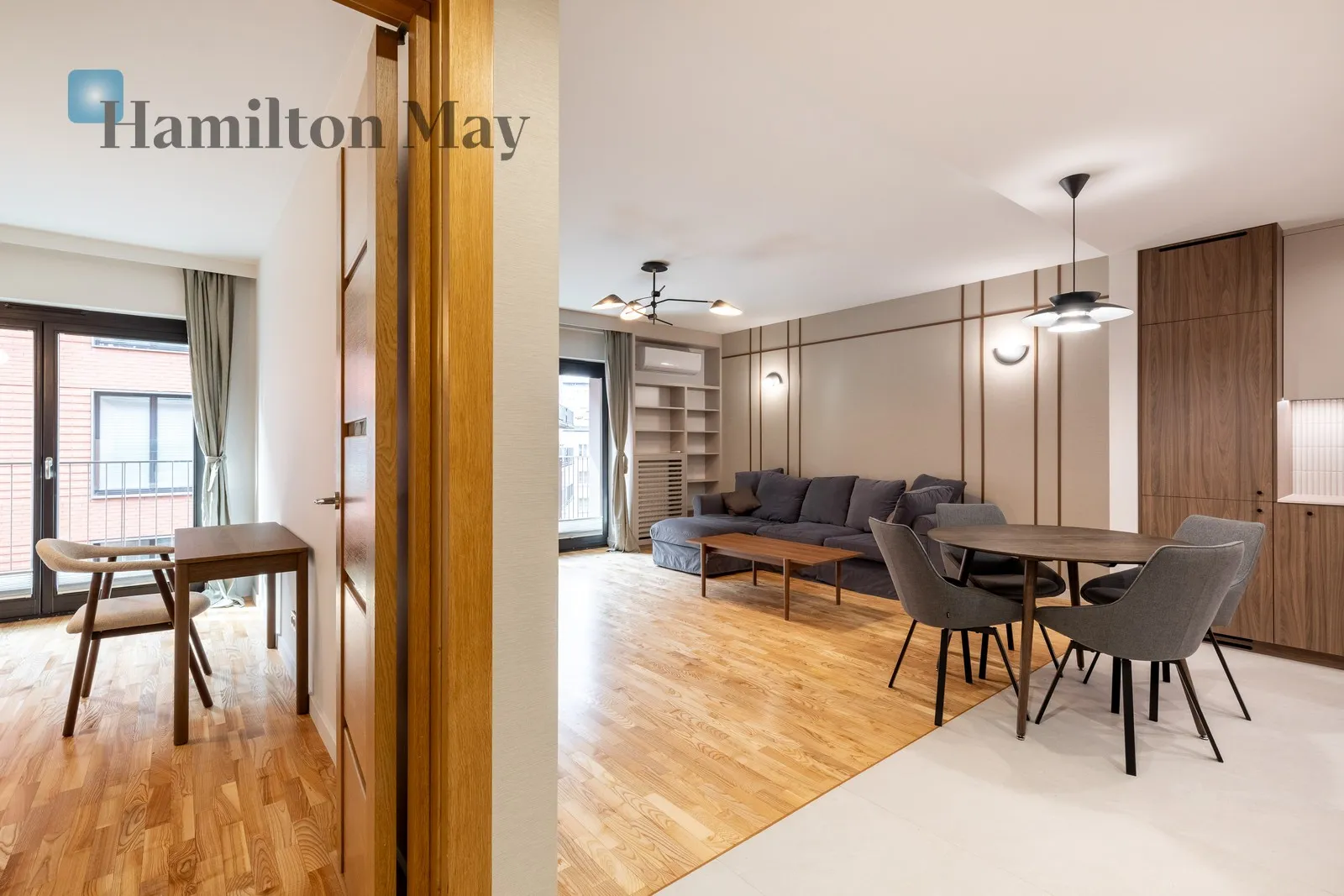 Distance to centre: 1 km Level: 4 Price: 1665000 PLN Bedrooms: 1 - slider