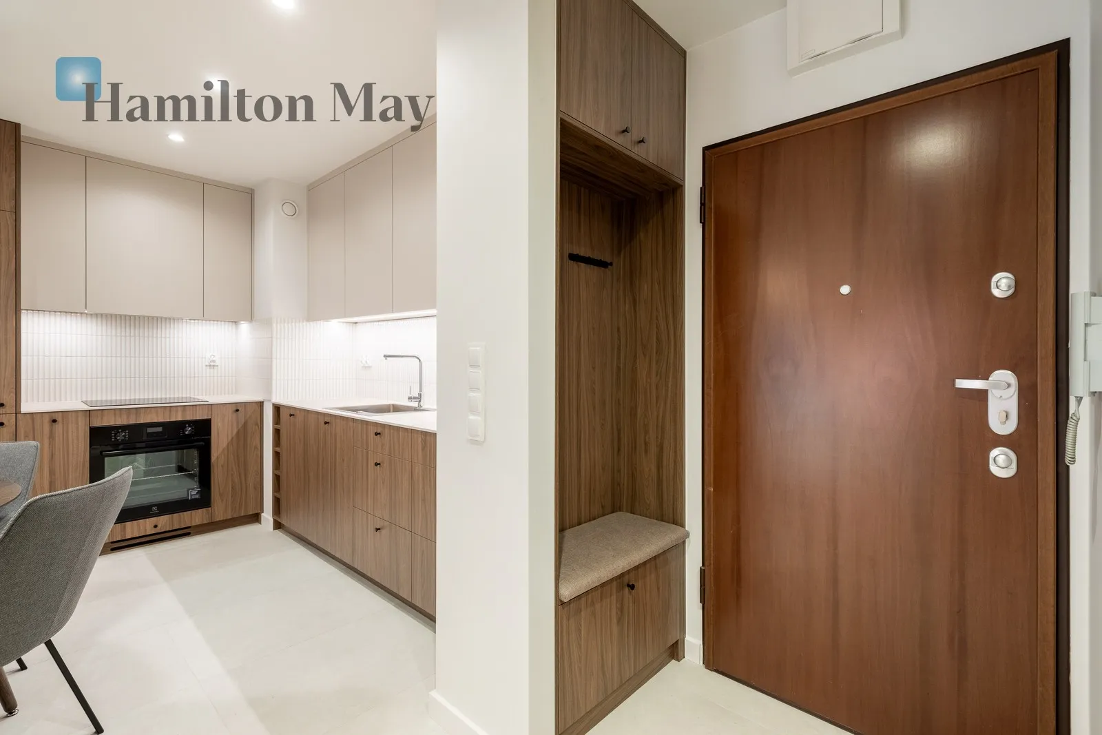 Price: 1665000 PLN Bedrooms: 1 Bathrooms: 1 Size: 63.91m2 - slider