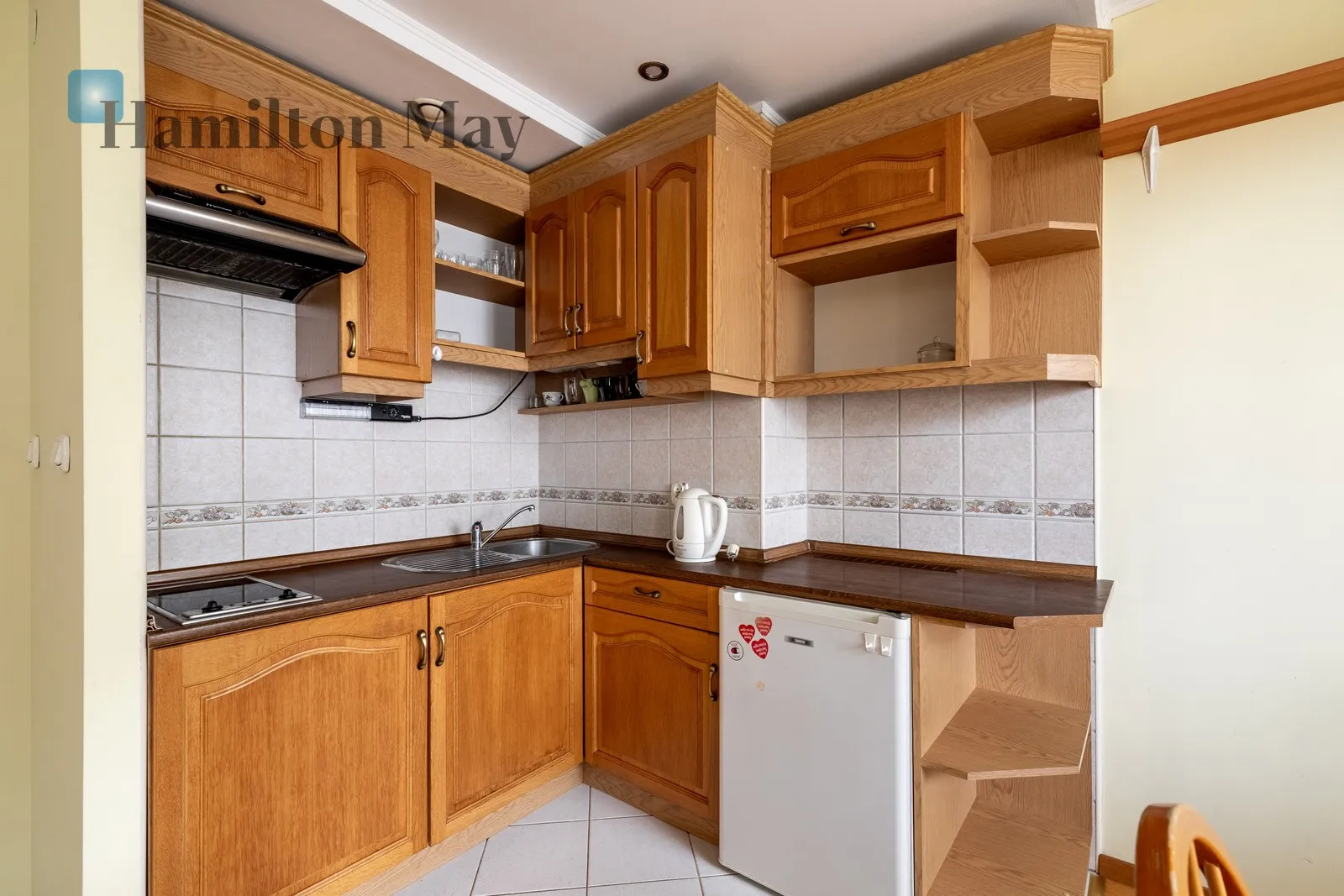 Street: Henryka Wieniawskiego Region: Prądnik Czerwony Distance to centre: 3 km Level: 2 Price: 2700 PLN Bedrooms: 0 Bathrooms: 1 - slider