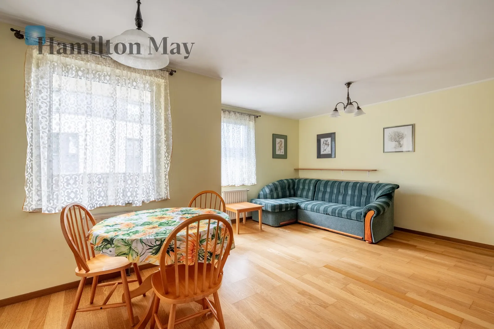 Distance to centre: 3 km Level: 2 Price: 2700 PLN Bedrooms: 0 Bathrooms: 1 Size: 40m2 Price/m2: 68 PLN - slider