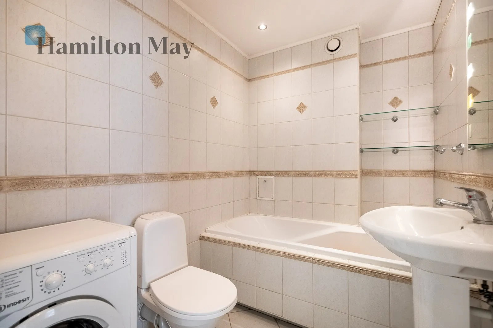 Street: Henryka Wieniawskiego Region: Prądnik Czerwony Distance to centre: 3 km Level: 2 Price: 2700 PLN Bedrooms: 0 - slider