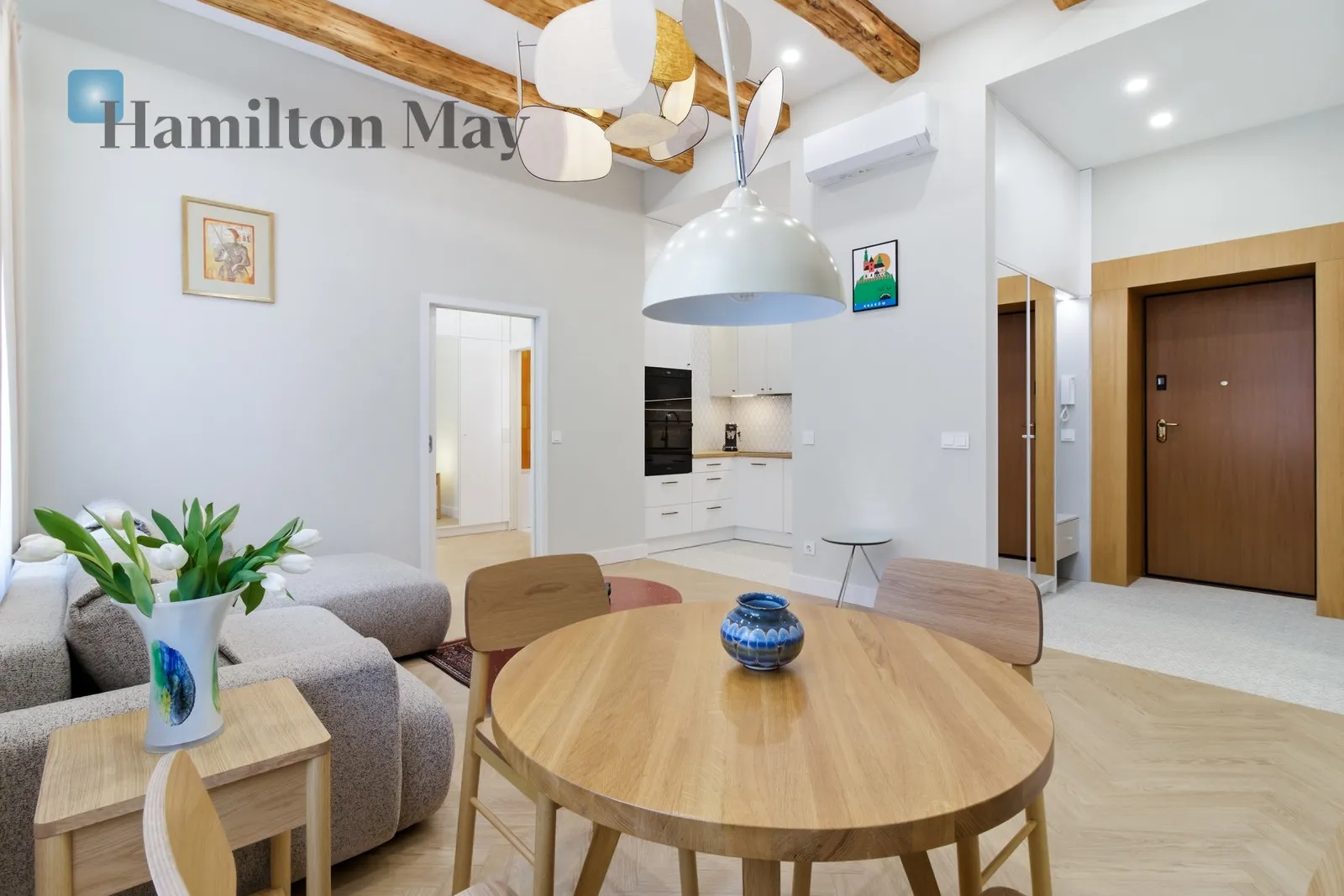 Region: Stare Miasto Distance to centre: 0.42 km Level: 3 Price: 5600 PLN Bedrooms: 2 Bathrooms: 2 Size: 59m2 Price/m2: 95 PLN - slider