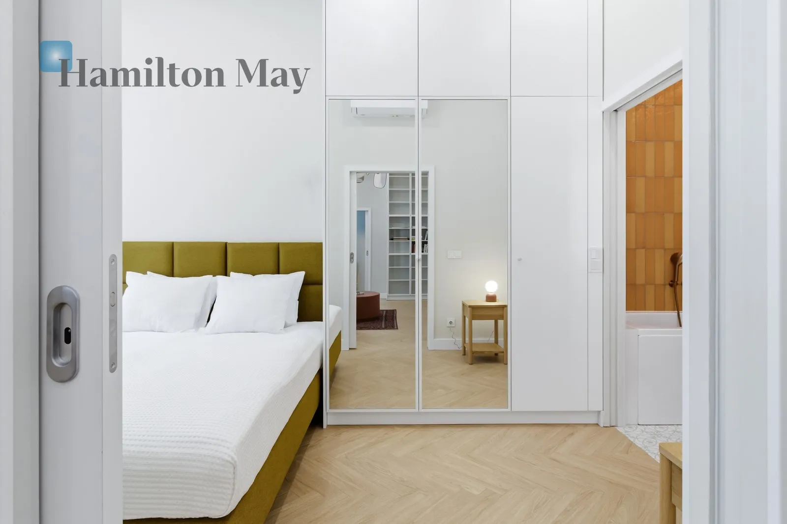 Region: Stare Miasto Distance to centre: 0.42 km Level: 3 Price: 5600 PLN Bedrooms: 2 Bathrooms: 2 Size: 59m2 - slider