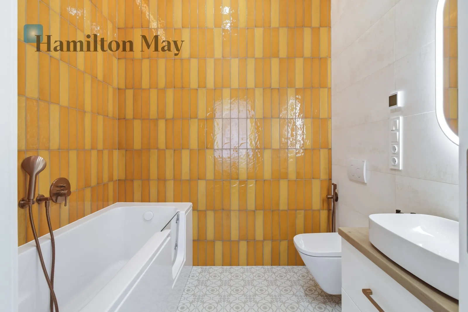 Region: Stare Miasto Distance to centre: 0.42 km Level: 3 Price: 5600 PLN Bedrooms: 2 Bathrooms: 2 - slider