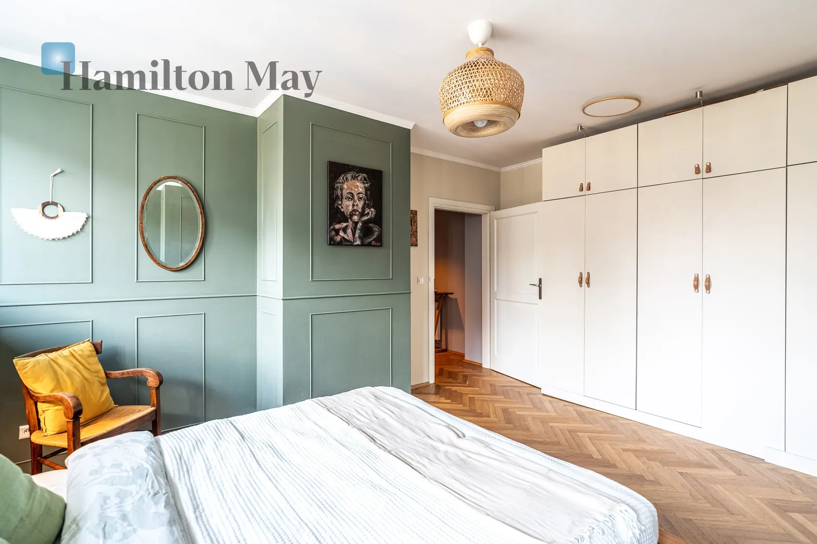 City: Kraków Street: Jana Kochanowskiego Region: Kraków Distance to centre: 0.81 km Level: 3 Price: 2990000 PLN Bedrooms: 2 - slider