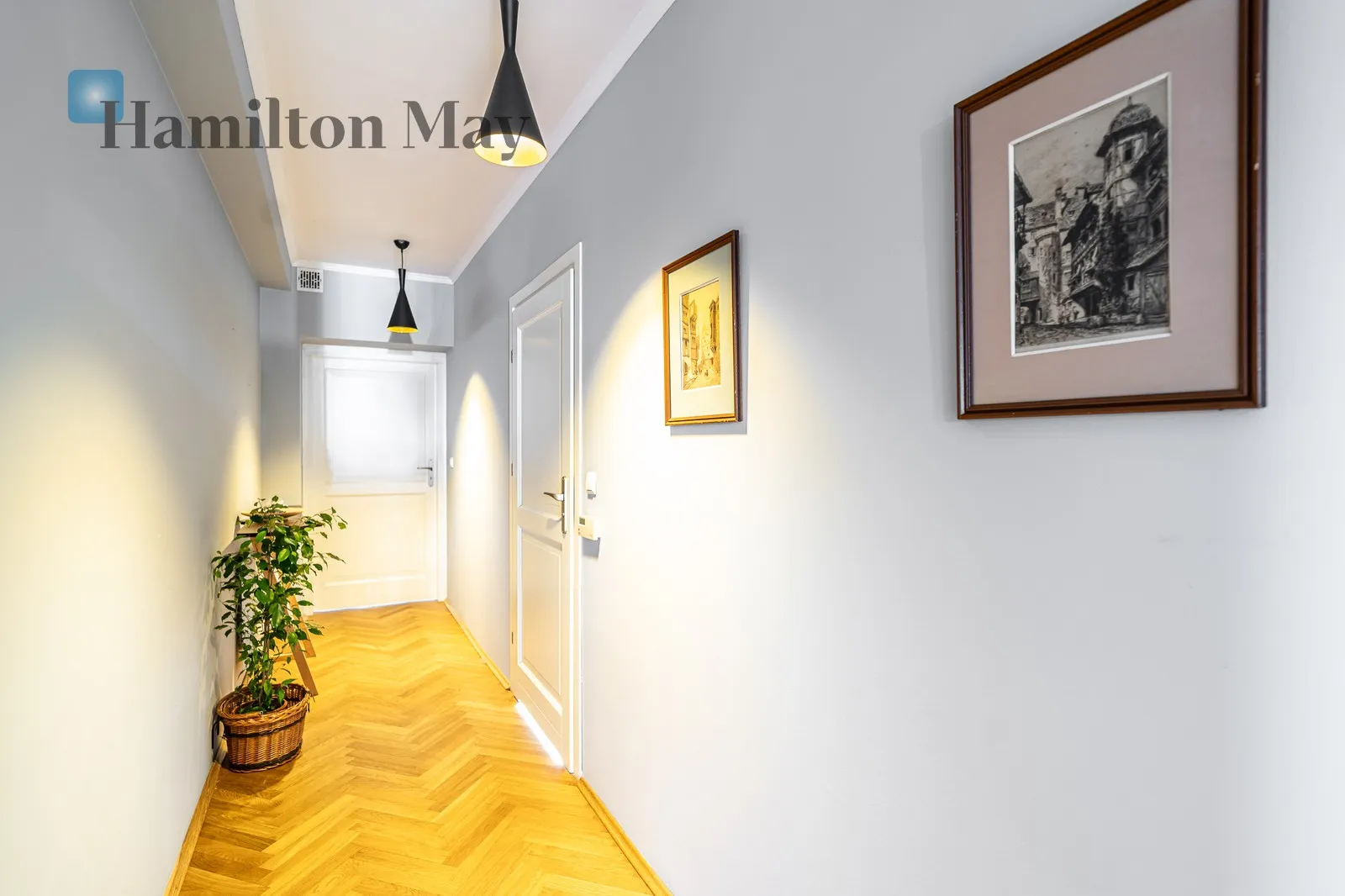 Distance to centre: 0.81 km Level: 3 Price: 2990000 PLN Bedrooms: 2 Bathrooms: 2 Size: 109m2 - slider