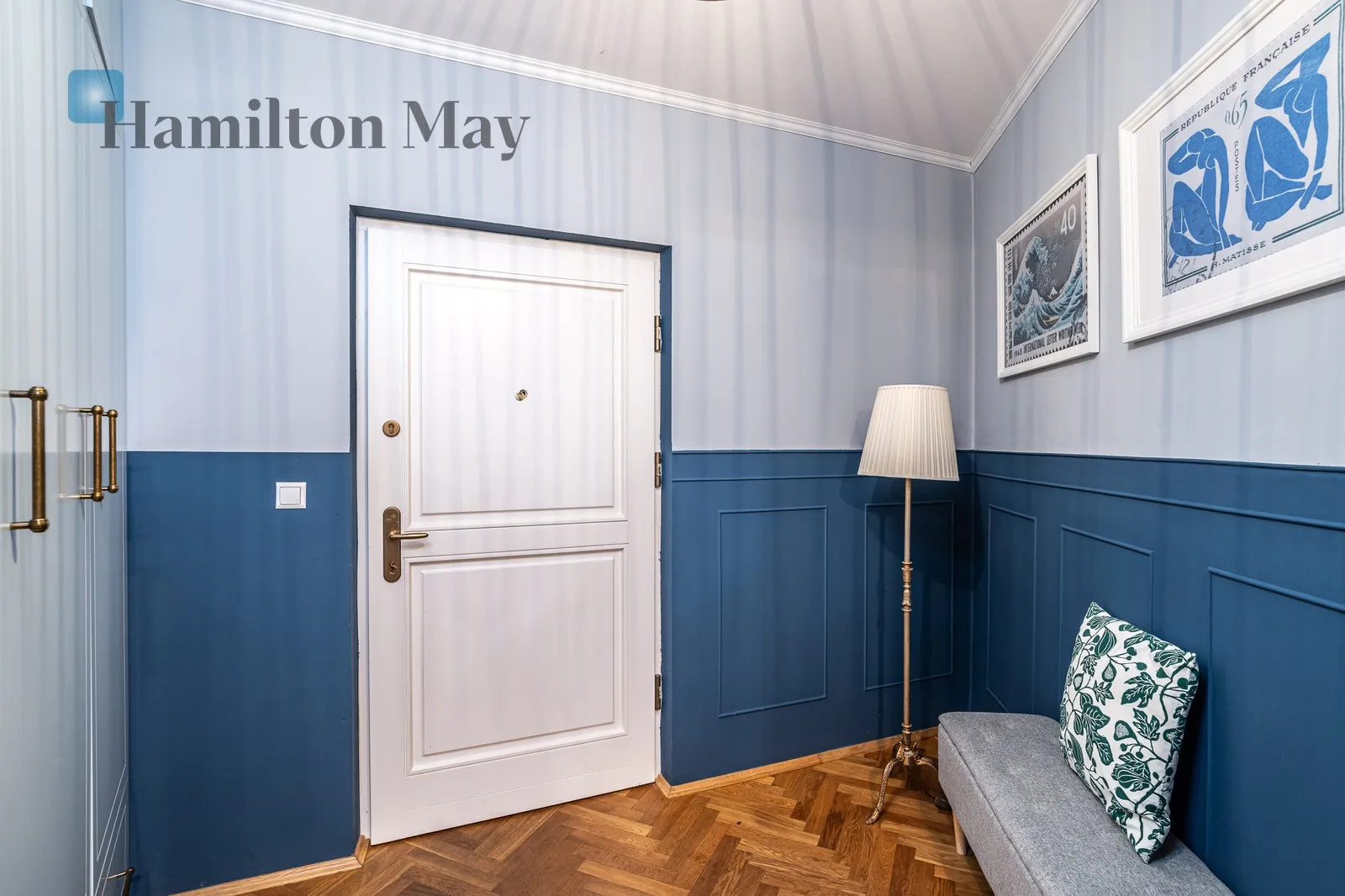 Region: Kraków Distance to centre: 0.81 km Level: 3 Price: 2990000 PLN Bedrooms: 2 Bathrooms: 2 - slider