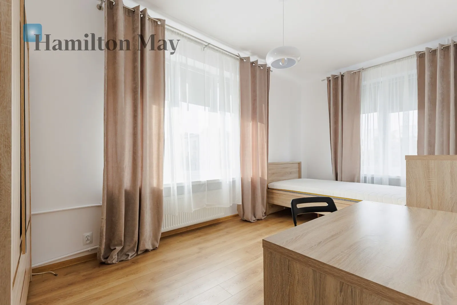 Двокімнатна квартира площею 42 м² з окремою кухнею та двома незалежними спальнями - slider
