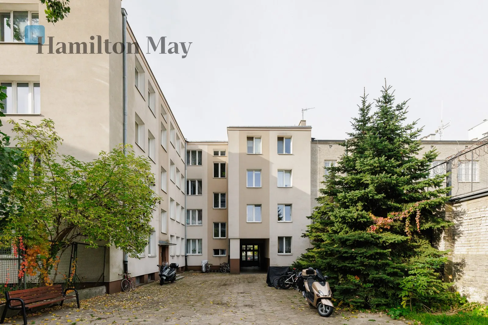 Двокімнатна квартира площею 42 м² з окремою кухнею та двома незалежними спальнями - slider