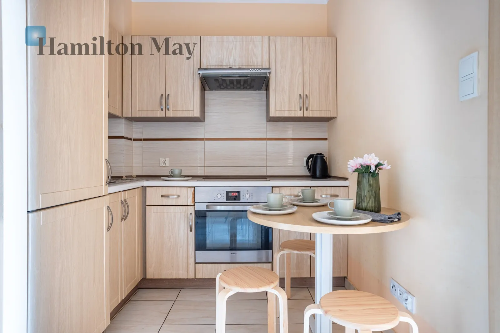 Region: Krzyki Subregion: Przedmieście Oławskie Distance to centre: 1.43 km Level: 3 Price: 2400 PLN Bedrooms: 2 Bathrooms: 1 Size: 31m2 Price/m2: 77 PLN - slider