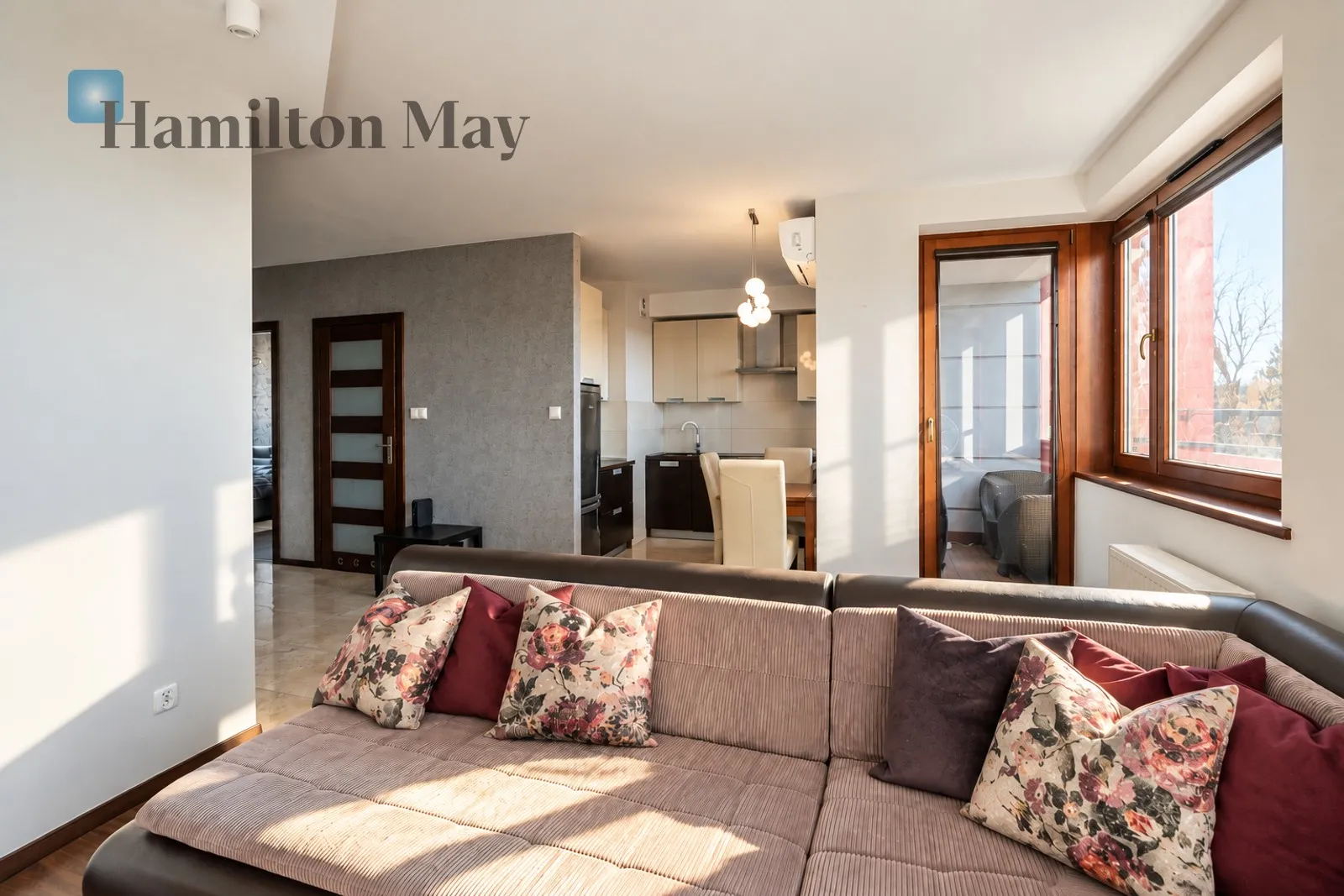 Street: Kamienna Region: Stare Miasto Distance to centre: 1.6 km Level: 6 Price: 1070000 PLN Bedrooms: 2 Bathrooms: 1 Size: 58m2 Price/m2: 18448 PLN - slider