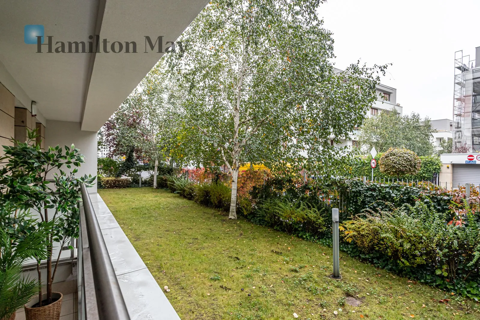 Bedrooms: 2 Bathrooms: 1 Size: 74m2 Price/m2: 74 PLN - slider