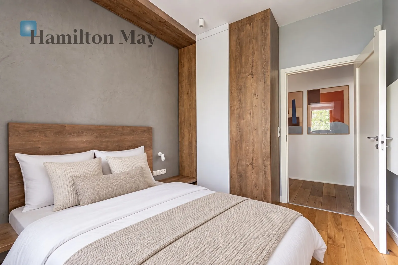 Distance to centre: 4.29 km Price: 5500 PLN Bedrooms: 2 Bathrooms: 1 Size: 74m2 - slider