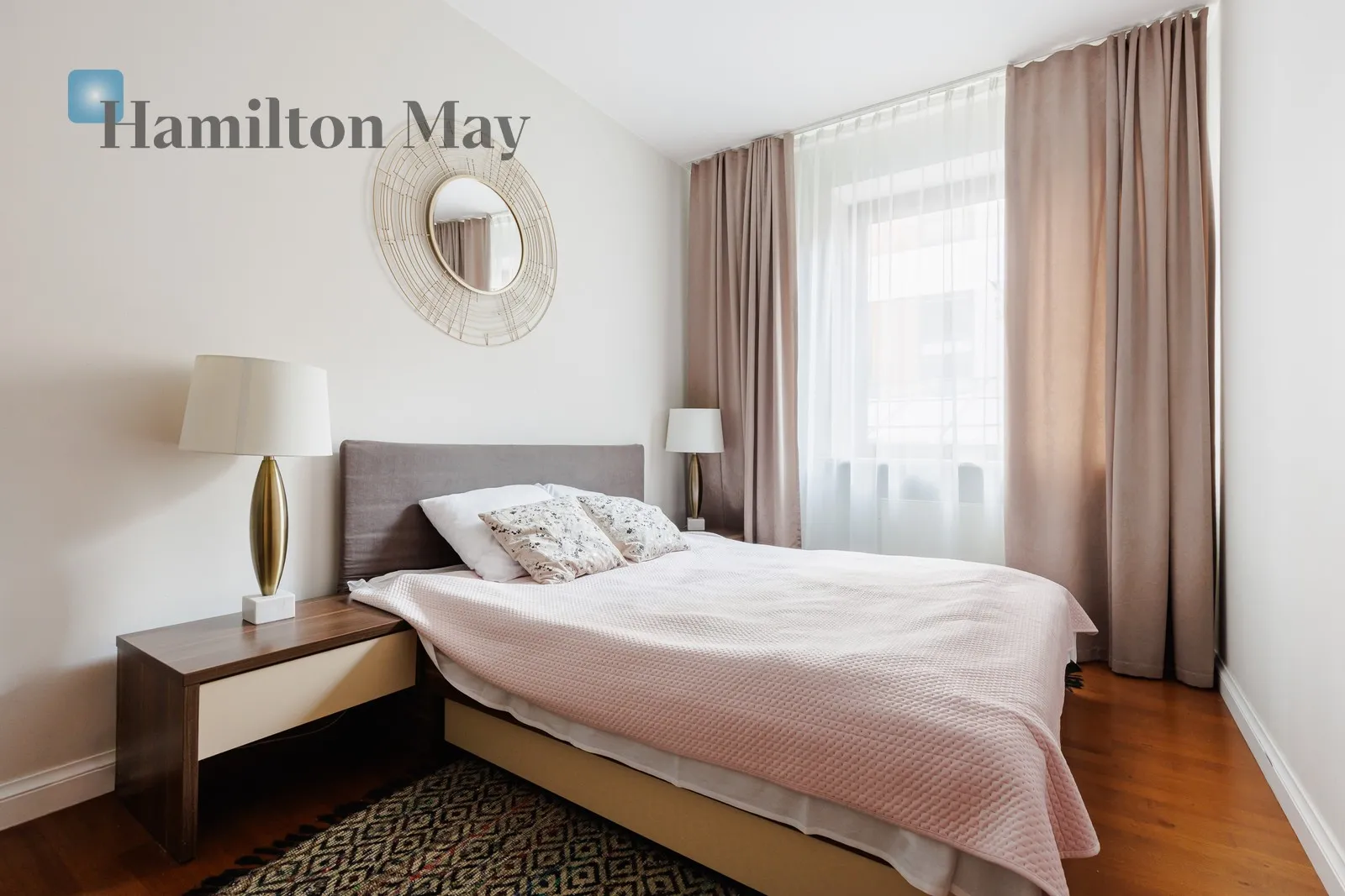 Luxurious two-room apartment with a terrace in the city center - slider