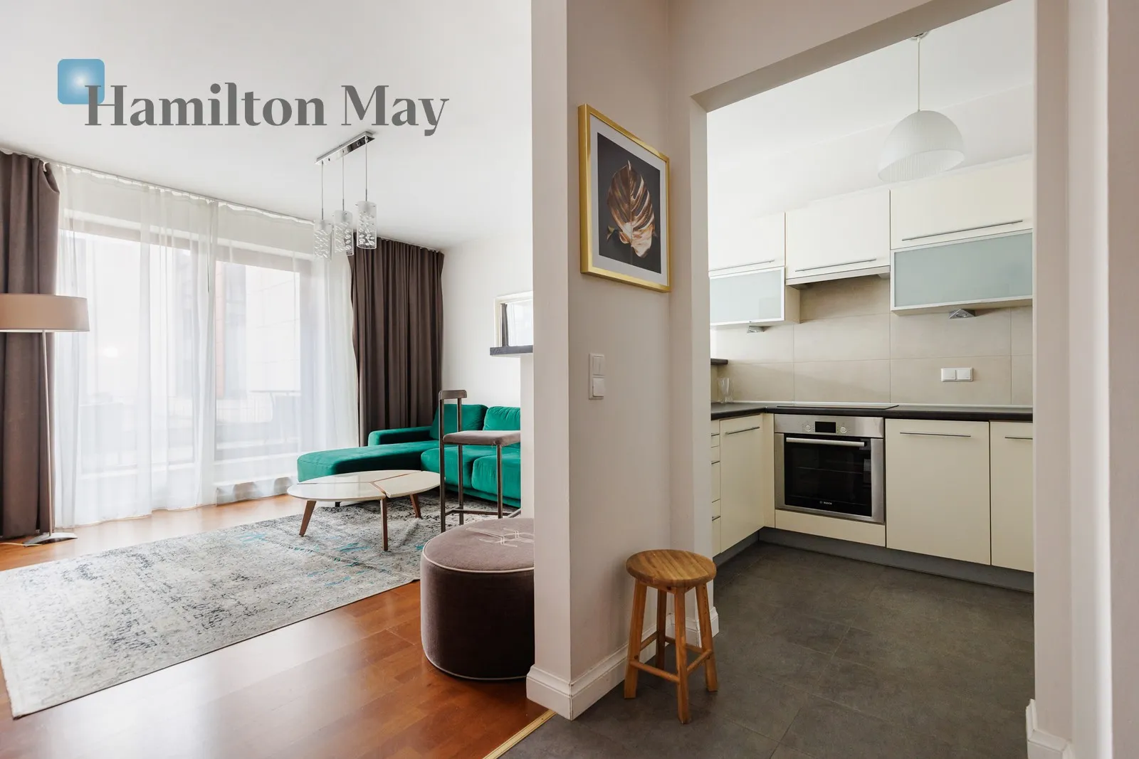 Luxurious two-room apartment with a terrace in the city center - slider