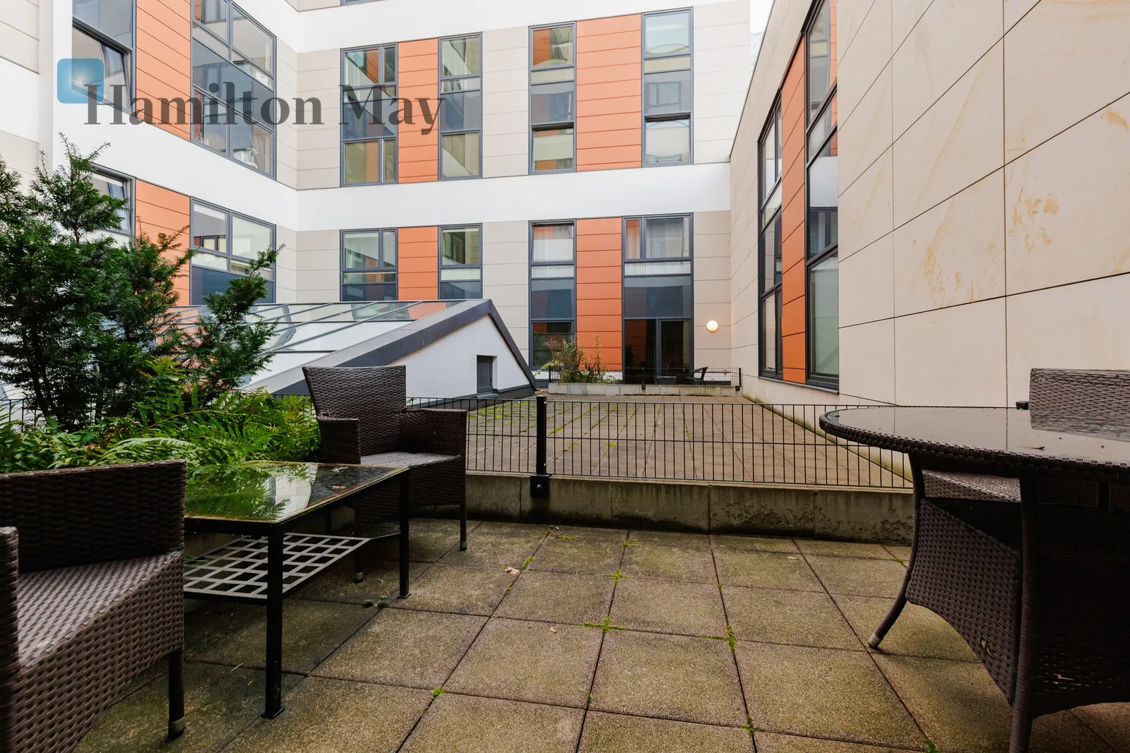 Luxurious two-room apartment with a terrace in the city center - slider