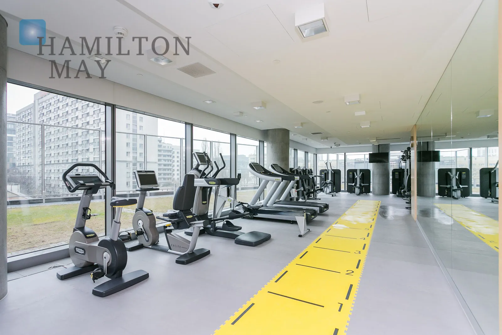 Luxury apartment in Cosmopolitan with panoramic city views - slider