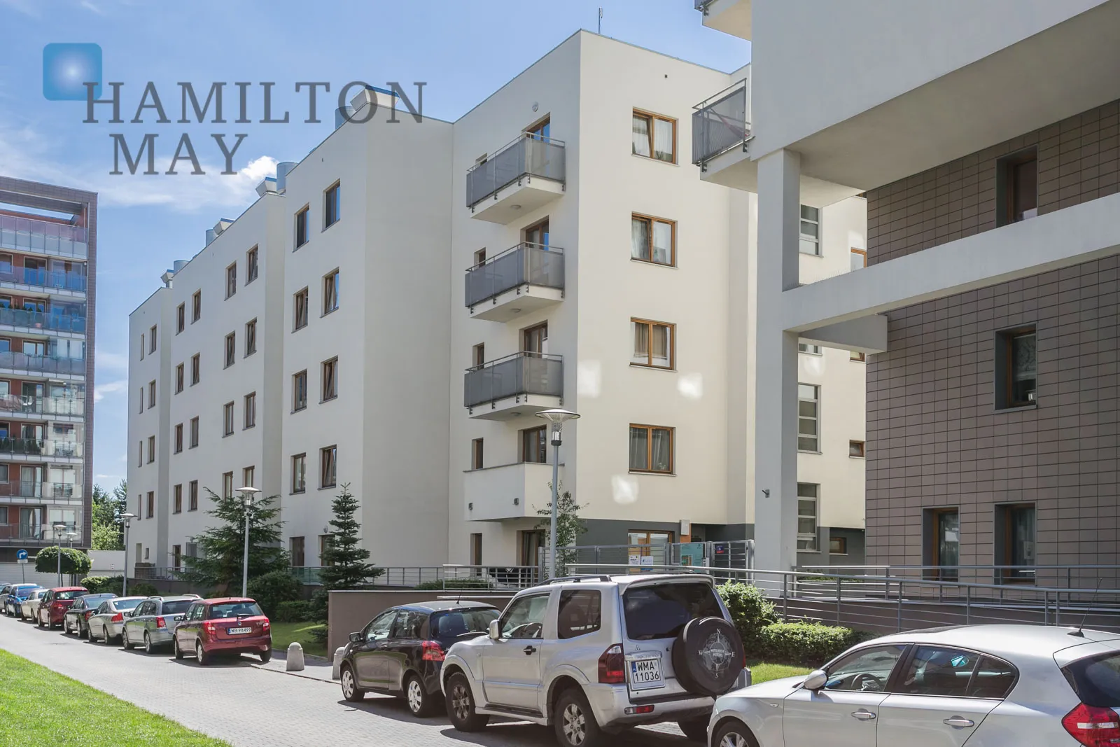 A quiet apartment in the Eko-Park development in Mokotów - slider