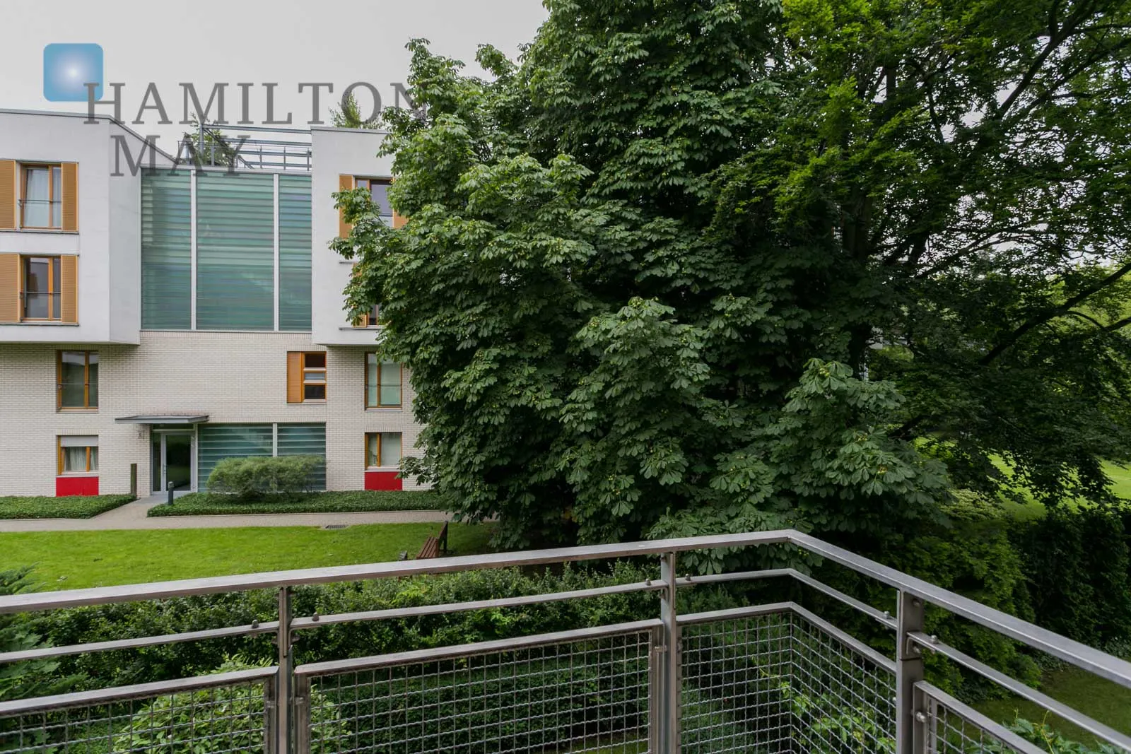 Комфортна двокімнатна квартира в Білому Камені - slider