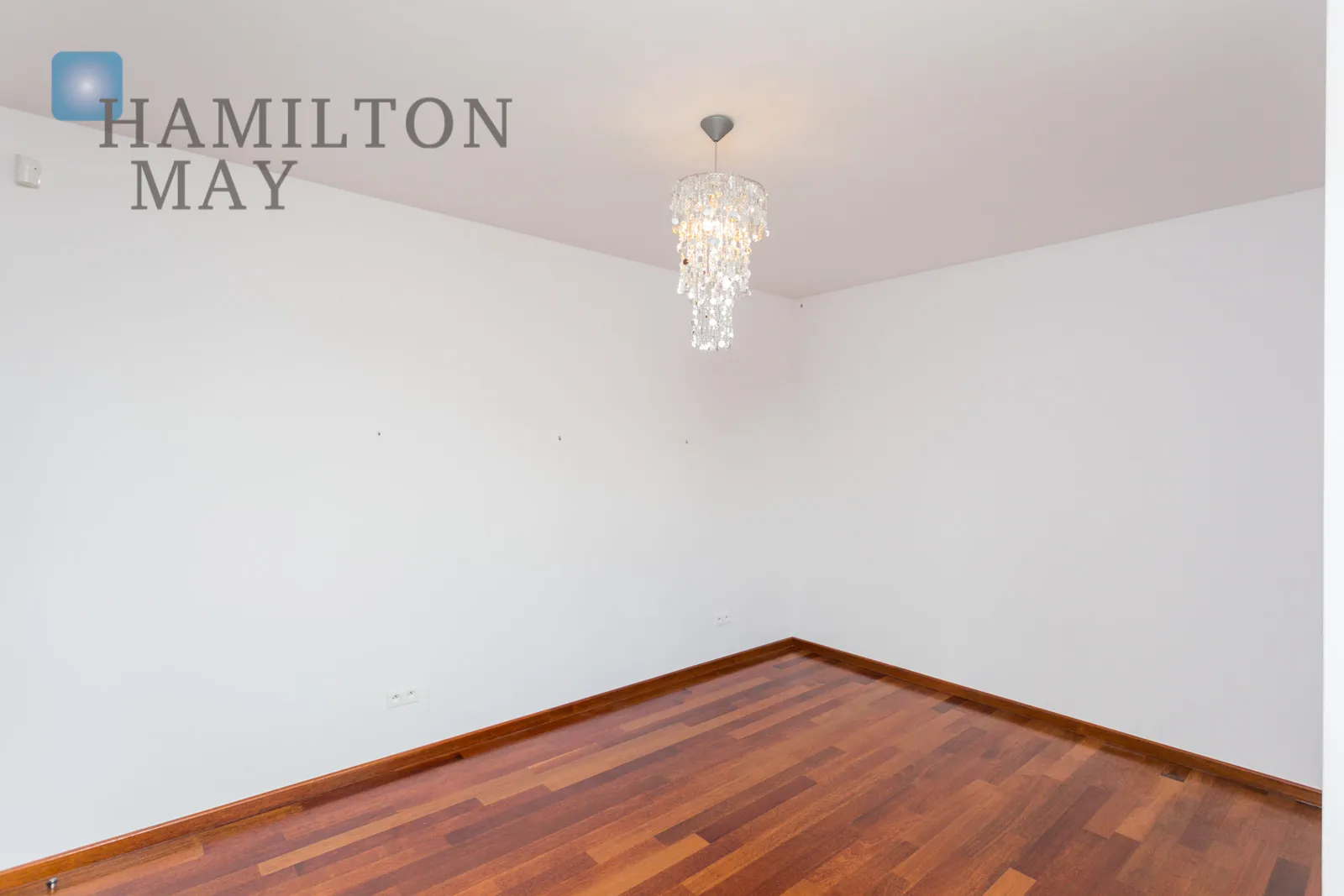 Region: Bielawa Distance to centre: 15.15 km Level: -9 Price: 5500000 PLN Bedrooms: 5 Bathrooms: 4 - slider