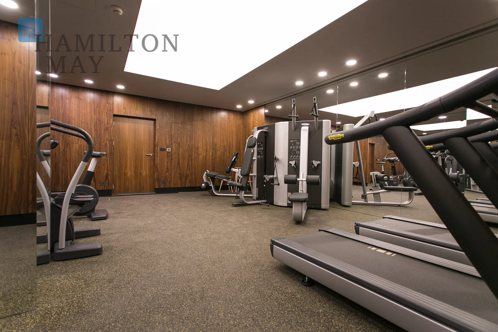 Unique apartment with panoramic views right by iconic Błonia park - slider